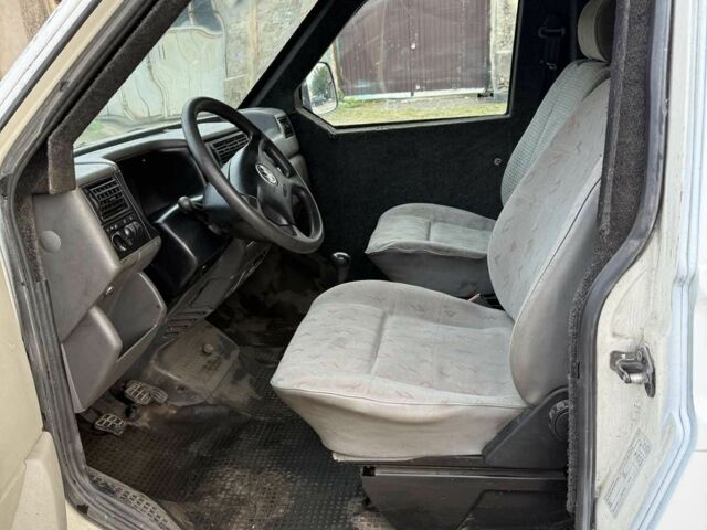 Белый Фольксваген Transporter, объемом двигателя 2.5 л и пробегом 263 тыс. км за 6000 $, фото 10 на Automoto.ua