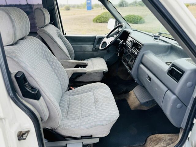 Білий Фольксваген Transporter, об'ємом двигуна 1.4 л та пробігом 280 тис. км за 3100 $, фото 6 на Automoto.ua