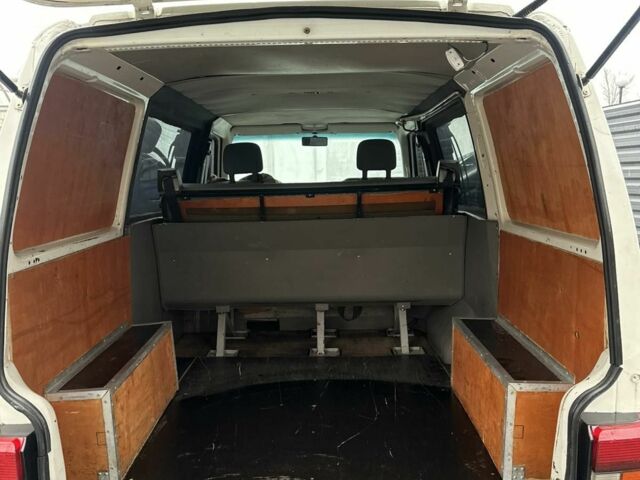 Білий Фольксваген Transporter, об'ємом двигуна 1.9 л та пробігом 295 тис. км за 5800 $, фото 4 на Automoto.ua