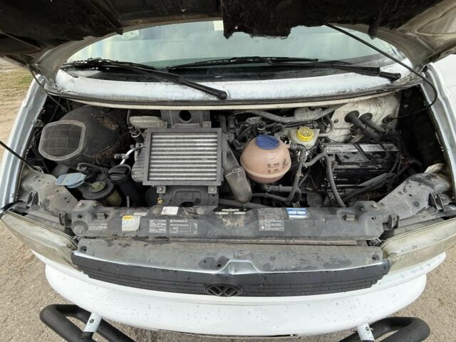 Белый Фольксваген Transporter, объемом двигателя 2.5 л и пробегом 263 тыс. км за 6000 $, фото 11 на Automoto.ua