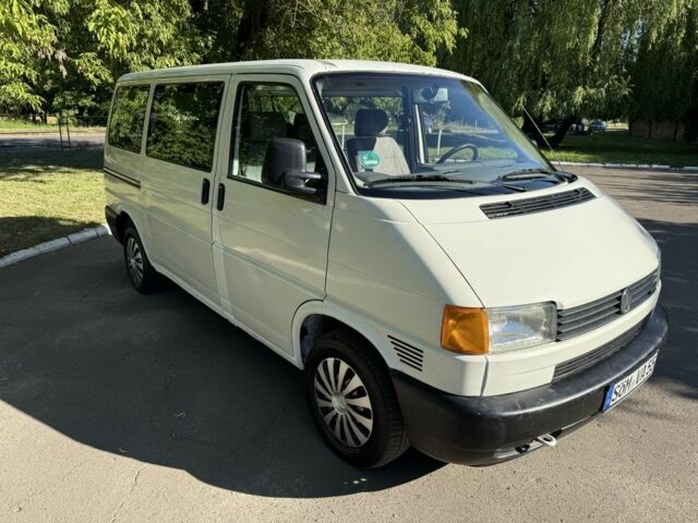 Білий Фольксваген Transporter, об'ємом двигуна 2.5 л та пробігом 300 тис. км за 3419 $, фото 2 на Automoto.ua
