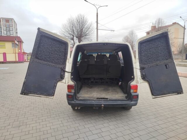 Білий Фольксваген Transporter, об'ємом двигуна 2.5 л та пробігом 416 тис. км за 6800 $, фото 7 на Automoto.ua