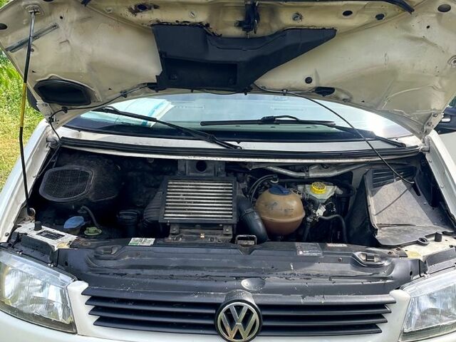 Белый Фольксваген Transporter, объемом двигателя 2.5 л и пробегом 600 тыс. км за 6000 $, фото 6 на Automoto.ua