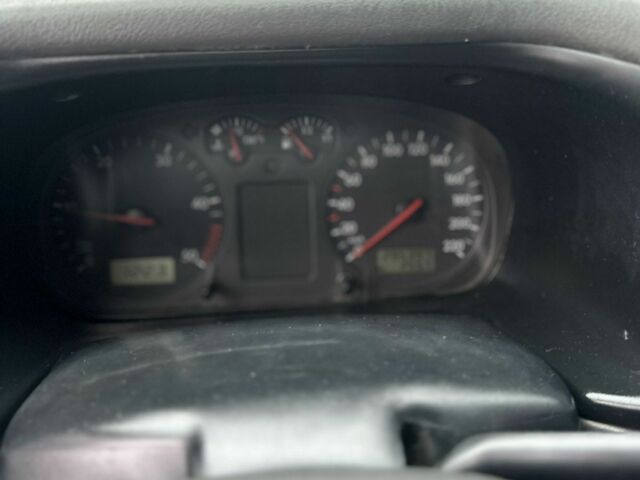 Білий Фольксваген Transporter, об'ємом двигуна 1.9 л та пробігом 295 тис. км за 5800 $, фото 10 на Automoto.ua