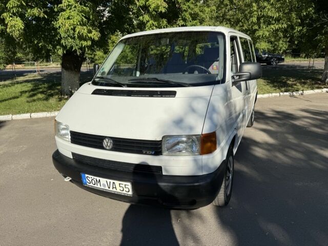 Білий Фольксваген Transporter, об'ємом двигуна 2.5 л та пробігом 300 тис. км за 3419 $, фото 1 на Automoto.ua