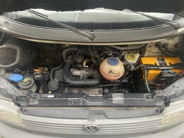 Белый Фольксваген Transporter, объемом двигателя 2.5 л и пробегом 275 тыс. км за 4500 $, фото 6 на Automoto.ua