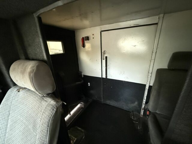 Белый Фольксваген Transporter, объемом двигателя 2.5 л и пробегом 263 тыс. км за 6000 $, фото 9 на Automoto.ua