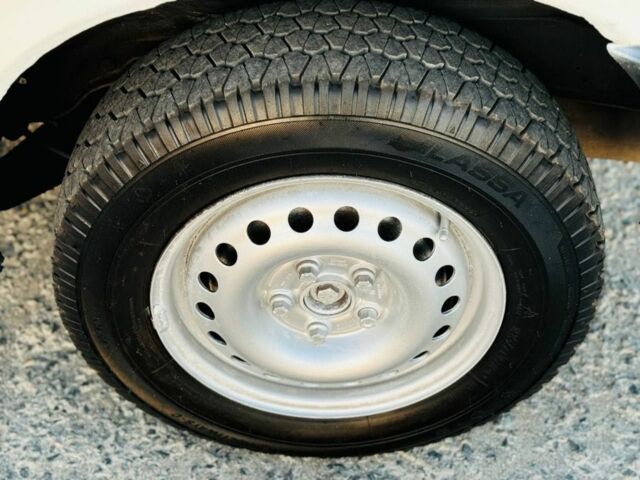 Білий Фольксваген Transporter, об'ємом двигуна 1.9 л та пробігом 300 тис. км за 3200 $, фото 6 на Automoto.ua