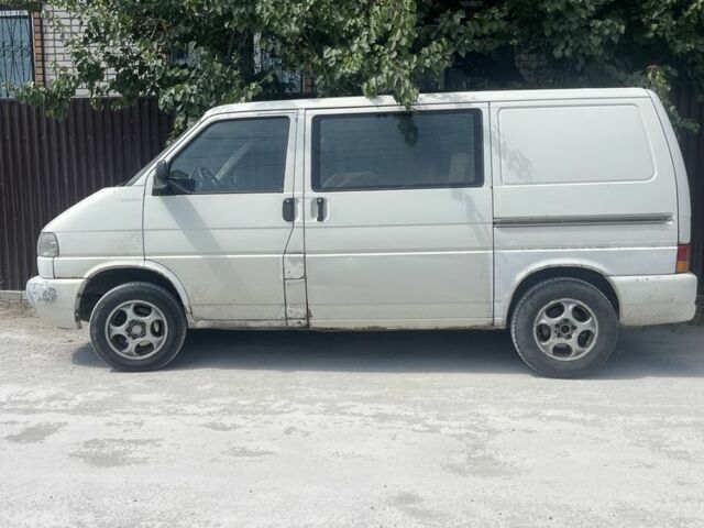 Фольксваген Transporter 2001 в Киеве на Automoto.ua Белый Фольксваген Transporter, объемом двигателя 2.5 л и пробегом 350 тыс. км за 4199 $, фото 1 на Automoto.ua