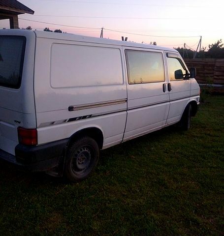 Белый Фольксваген Transporter, объемом двигателя 25 л и пробегом 470 тыс. км за 5500 $, фото 2 на Automoto.ua