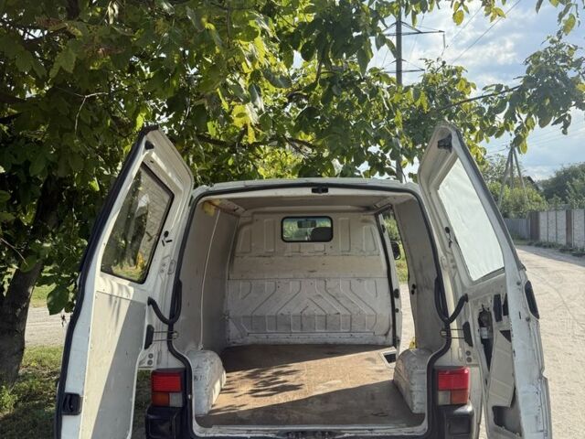 Белый Фольксваген Transporter, объемом двигателя 2.5 л и пробегом 392 тыс. км за 4200 $, фото 7 на Automoto.ua