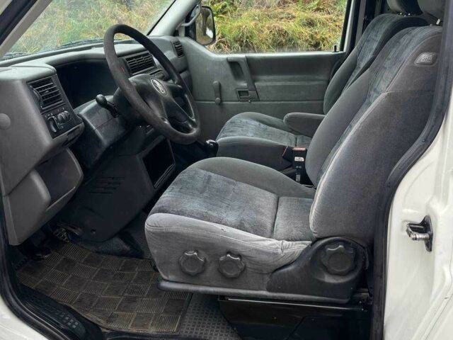 Білий Фольксваген Transporter, об'ємом двигуна 1.9 л та пробігом 597 тис. км за 3850 $, фото 6 на Automoto.ua