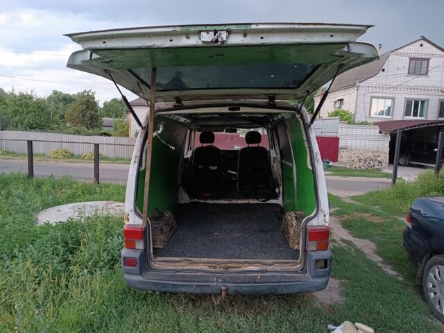 Білий Фольксваген Transporter, об'ємом двигуна 2 л та пробігом 470 тис. км за 3200 $, фото 3 на Automoto.ua
