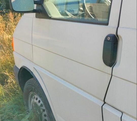 Білий Фольксваген Transporter, об'ємом двигуна 2.5 л та пробігом 280 тис. км за 3500 $, фото 7 на Automoto.ua