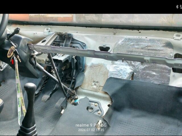 Білий Фольксваген Transporter, об'ємом двигуна 2.5 л та пробігом 280 тис. км за 3500 $, фото 3 на Automoto.ua