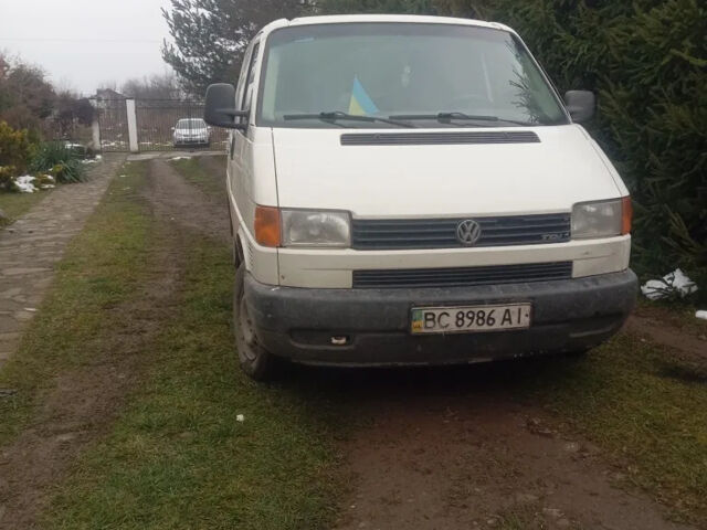 Белый Фольксваген Transporter, объемом двигателя 2.5 л и пробегом 492 тыс. км за 4000 $, фото 2 на Automoto.ua