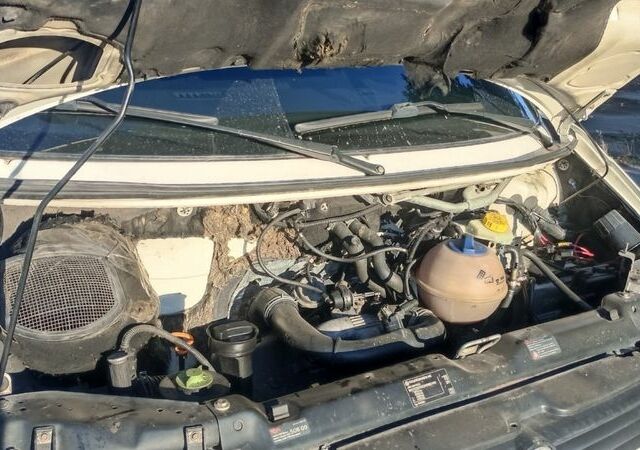 Белый Фольксваген Transporter, объемом двигателя 2.5 л и пробегом 535 тыс. км за 6350 $, фото 4 на Automoto.ua