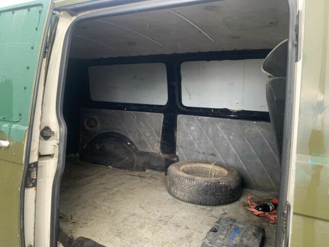 Белый Фольксваген Transporter, объемом двигателя 2.5 л и пробегом 427 тыс. км за 4200 $, фото 3 на Automoto.ua