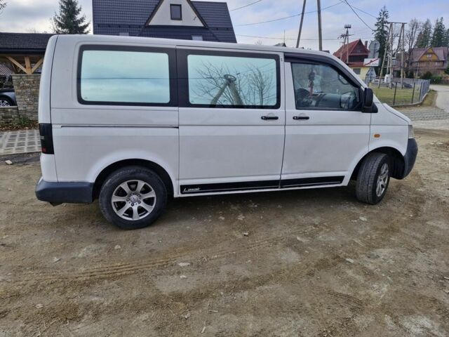 Белый Фольксваген Transporter, объемом двигателя 2 л и пробегом 300 тыс. км за 2000 $, фото 4 на Automoto.ua