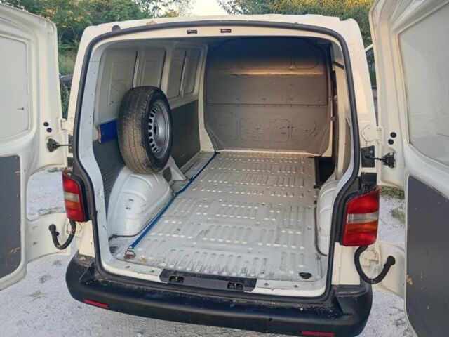 Фольксваген Transporter 2004 в Запорожье на Automoto.ua Белый Фольксваген Transporter, объемом двигателя 1.9 л и пробегом 400 тыс. км за 6700 $, фото 2 на Automoto.ua