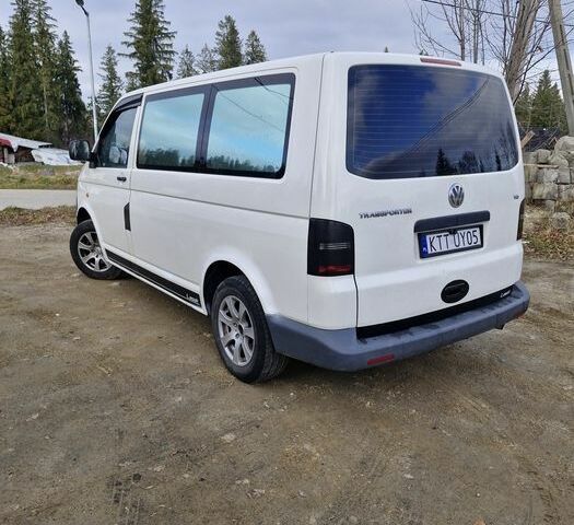 Белый Фольксваген Transporter, объемом двигателя 2 л и пробегом 324 тыс. км за 2200 $, фото 3 на Automoto.ua