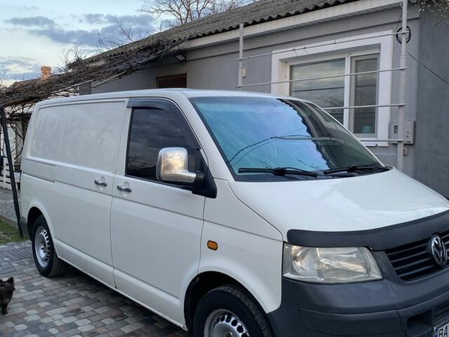 Белый Фольксваген Transporter, объемом двигателя 2.5 л и пробегом 198 тыс. км за 7500 $, фото 1 на Automoto.ua