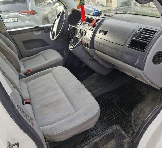 Белый Фольксваген Transporter, объемом двигателя 2 л и пробегом 300 тыс. км за 2000 $, фото 6 на Automoto.ua