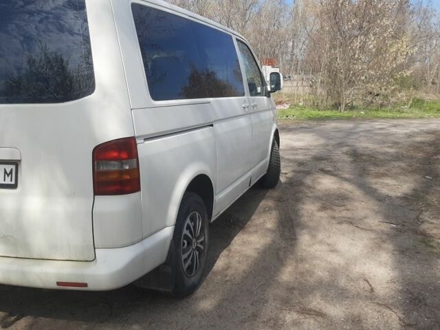 Белый Фольксваген Transporter, объемом двигателя 2.5 л и пробегом 356 тыс. км за 7000 $, фото 1 на Automoto.ua
