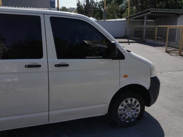 Белый Фольксваген Transporter, объемом двигателя 1.9 л и пробегом 350 тыс. км за 9300 $, фото 2 на Automoto.ua