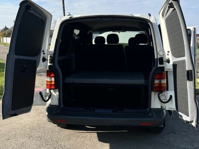 Білий Фольксваген Transporter, об'ємом двигуна 1.9 л та пробігом 180 тис. км за 12500 $, фото 6 на Automoto.ua