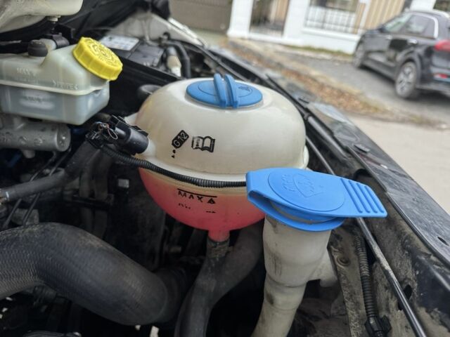 Белый Фольксваген Transporter, объемом двигателя 1.9 л и пробегом 290 тыс. км за 5999 $, фото 16 на Automoto.ua