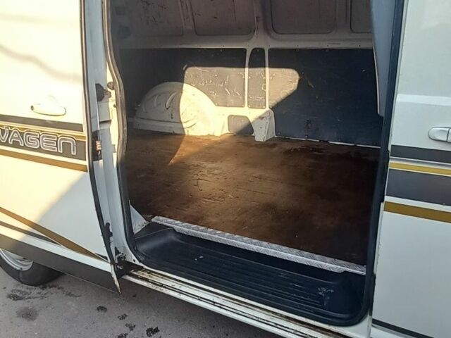 Білий Фольксваген Transporter, об'ємом двигуна 2.5 л та пробігом 300 тис. км за 5500 $, фото 6 на Automoto.ua