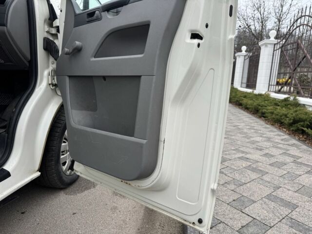 Белый Фольксваген Transporter, объемом двигателя 1.9 л и пробегом 290 тыс. км за 5999 $, фото 10 на Automoto.ua