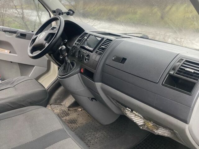 Білий Фольксваген Transporter, об'ємом двигуна 1.9 л та пробігом 469 тис. км за 6400 $, фото 6 на Automoto.ua