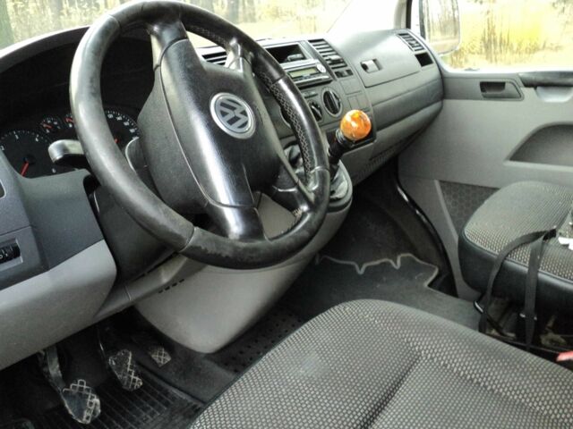 Фольксваген Transporter 2006 в Сумах на Automoto.ua Белый Фольксваген Transporter, объемом двигателя 2.5 л и пробегом 400 тыс. км за 6000 $, фото 4 на Automoto.ua