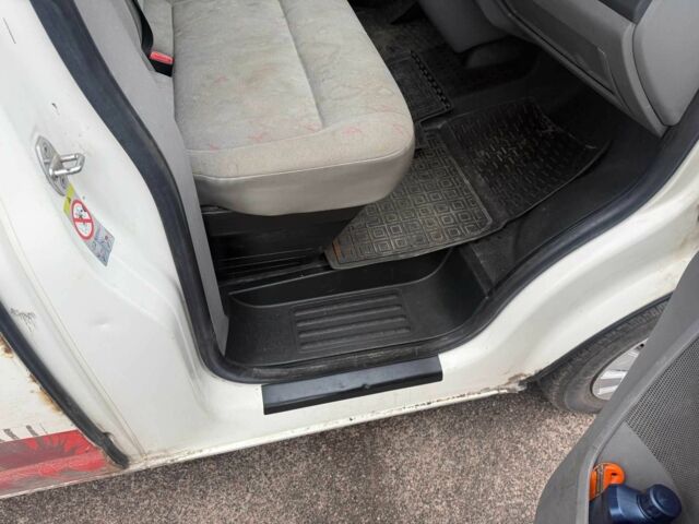 Белый Фольксваген Transporter, объемом двигателя 1.9 л и пробегом 295 тыс. км за 6500 $, фото 12 на Automoto.ua