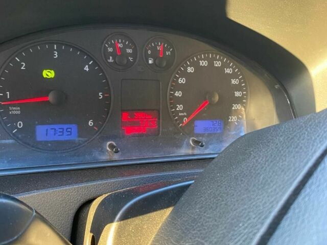 Білий Фольксваген Transporter, об'ємом двигуна 2.5 л та пробігом 360 тис. км за 7500 $, фото 5 на Automoto.ua