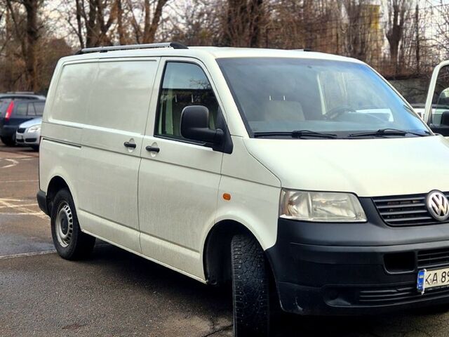 Белый Фольксваген Transporter, объемом двигателя 2 л и пробегом 420 тыс. км за 6500 $, фото 1 на Automoto.ua
