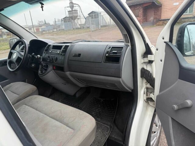 Белый Фольксваген Transporter, объемом двигателя 1.9 л и пробегом 295 тыс. км за 6500 $, фото 6 на Automoto.ua