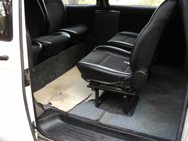 Фольксваген Transporter 2006 в Сумах на Automoto.ua Белый Фольксваген Transporter, объемом двигателя 2.5 л и пробегом 400 тыс. км за 6000 $, фото 6 на Automoto.ua