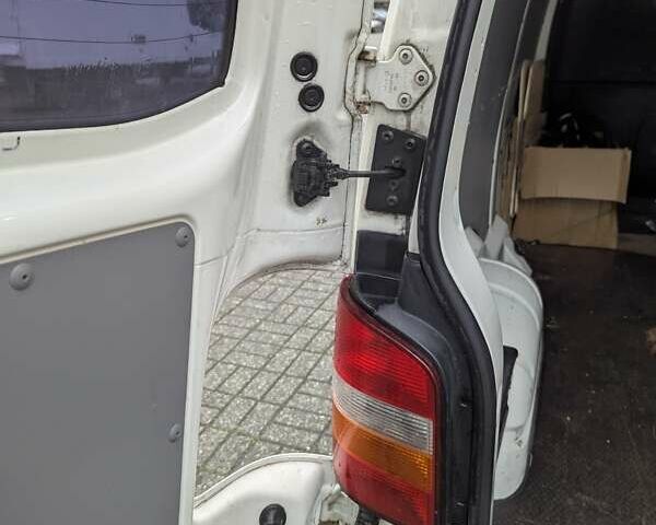 Белый Фольксваген Transporter, объемом двигателя 2.46 л и пробегом 220 тыс. км за 7800 $, фото 5 на Automoto.ua