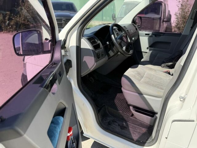 Білий Фольксваген Transporter, об'ємом двигуна 2.5 л та пробігом 338 тис. км за 7500 $, фото 5 на Automoto.ua