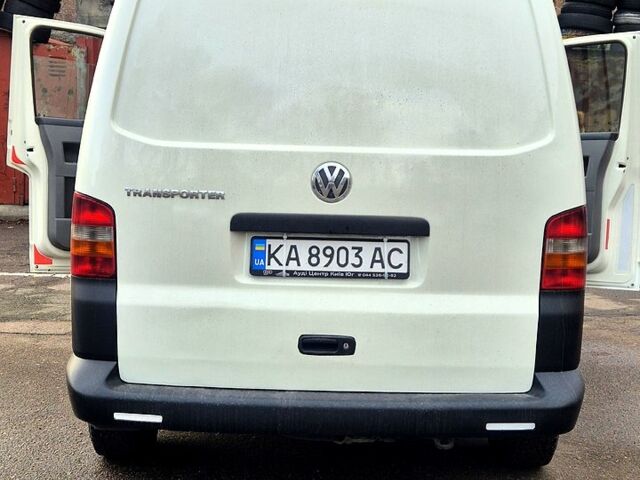 Белый Фольксваген Transporter, объемом двигателя 2 л и пробегом 420 тыс. км за 6500 $, фото 2 на Automoto.ua