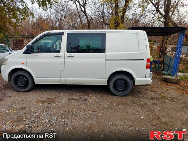 Білий Фольксваген Transporter, об'ємом двигуна 1.9 л та пробігом 370 тис. км за 7000 $, фото 4 на Automoto.ua