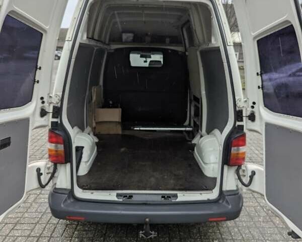Белый Фольксваген Transporter, объемом двигателя 2.46 л и пробегом 220 тыс. км за 7800 $, фото 4 на Automoto.ua