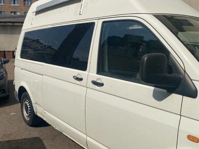 Белый Фольксваген Transporter, объемом двигателя 2.5 л и пробегом 263 тыс. км за 6000 $, фото 1 на Automoto.ua