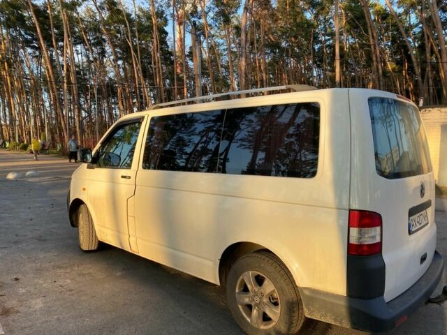 Білий Фольксваген Transporter, об'ємом двигуна 2.5 л та пробігом 360 тис. км за 7500 $, фото 1 на Automoto.ua
