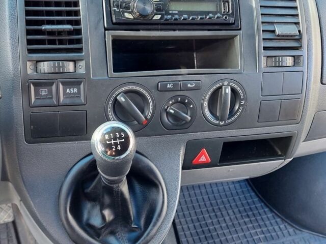 Білий Фольксваген Transporter, об'ємом двигуна 1.9 л та пробігом 375 тис. км за 7700 $, фото 6 на Automoto.ua