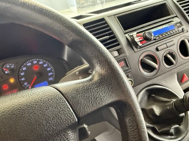 Білий Фольксваген Transporter, об'ємом двигуна 1.9 л та пробігом 189 тис. км за 10000 $, фото 15 на Automoto.ua