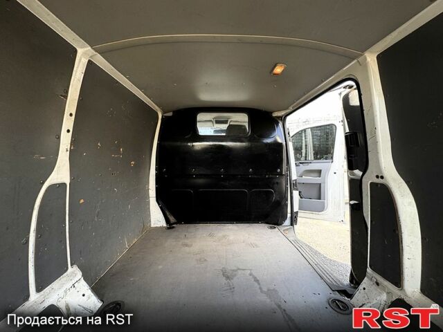 Білий Фольксваген Transporter, об'ємом двигуна 25 л та пробігом 376 тис. км за 9100 $, фото 12 на Automoto.ua